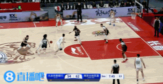 无视补防！利夫跟进迎着两人直接将球扣进